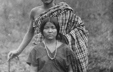 Chin man and woman in traditional dress
