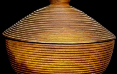 Wooden Bowl with Lids Detail